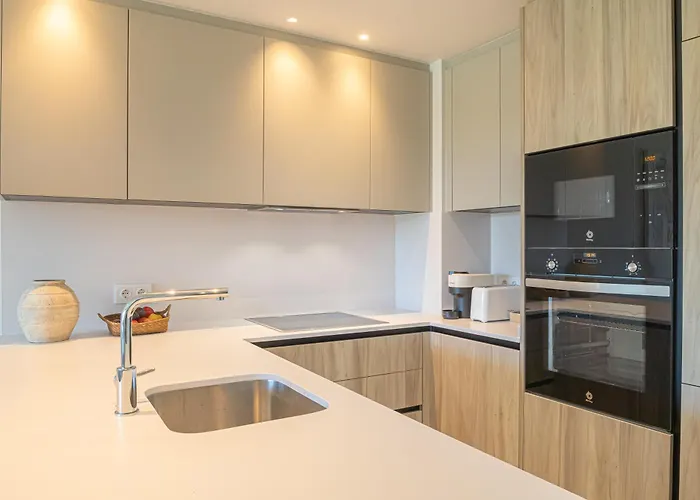 Deluxe Azahar Sea Views 1-2 公寓 *